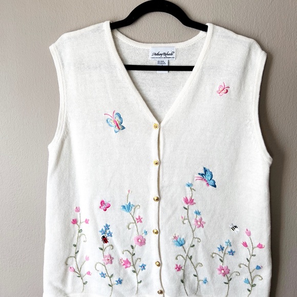 Vintage floral garden embroidered and beaded sweater vest - Picture 9 of 9